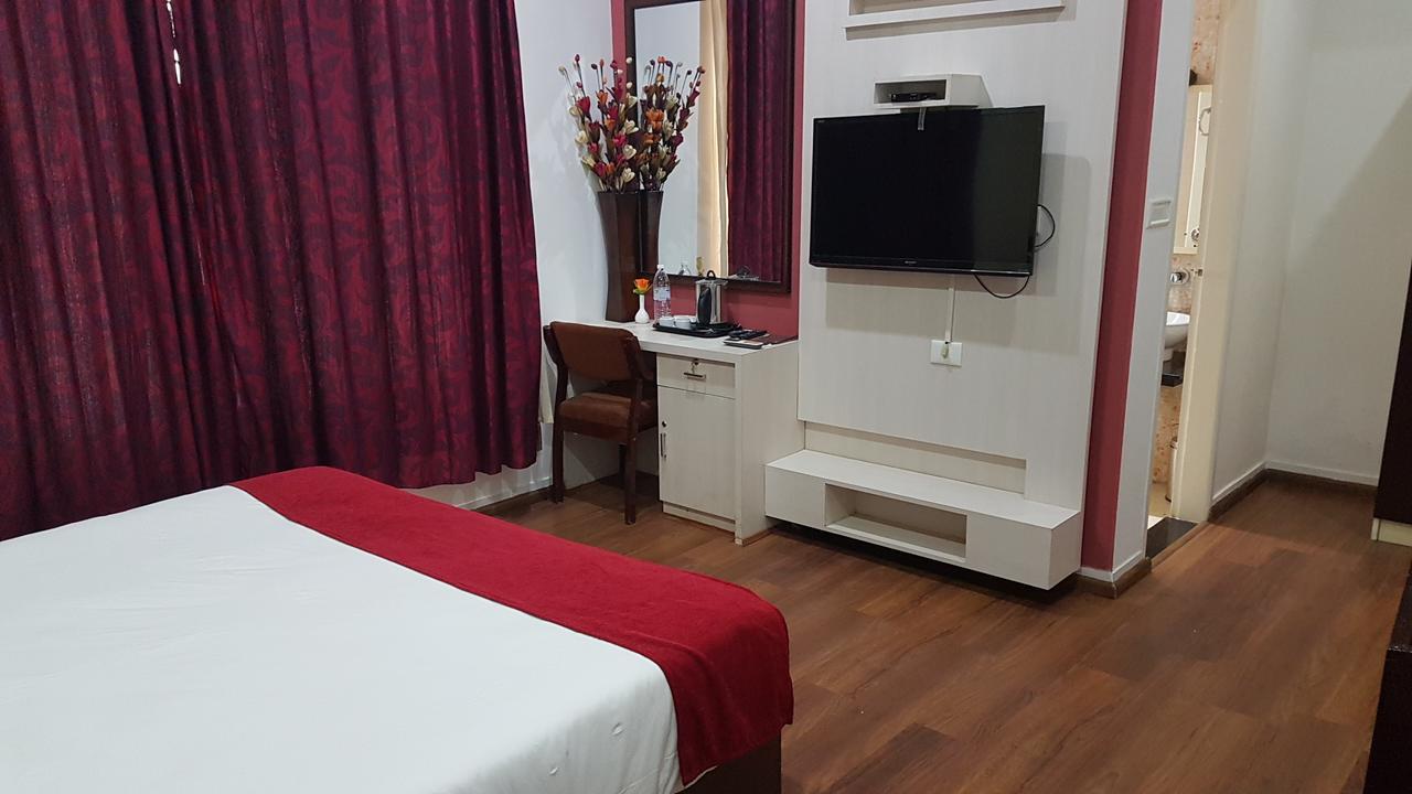 Xavier'S Residency Hotel Kollam Ngoại thất bức ảnh